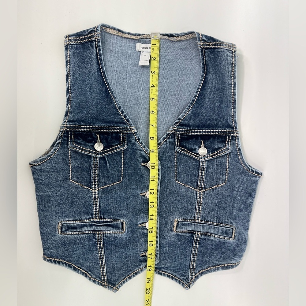 NWOT Forever 21 Cropped Denim Vest White Stitching Pockets L Large - Picture 8 of 8